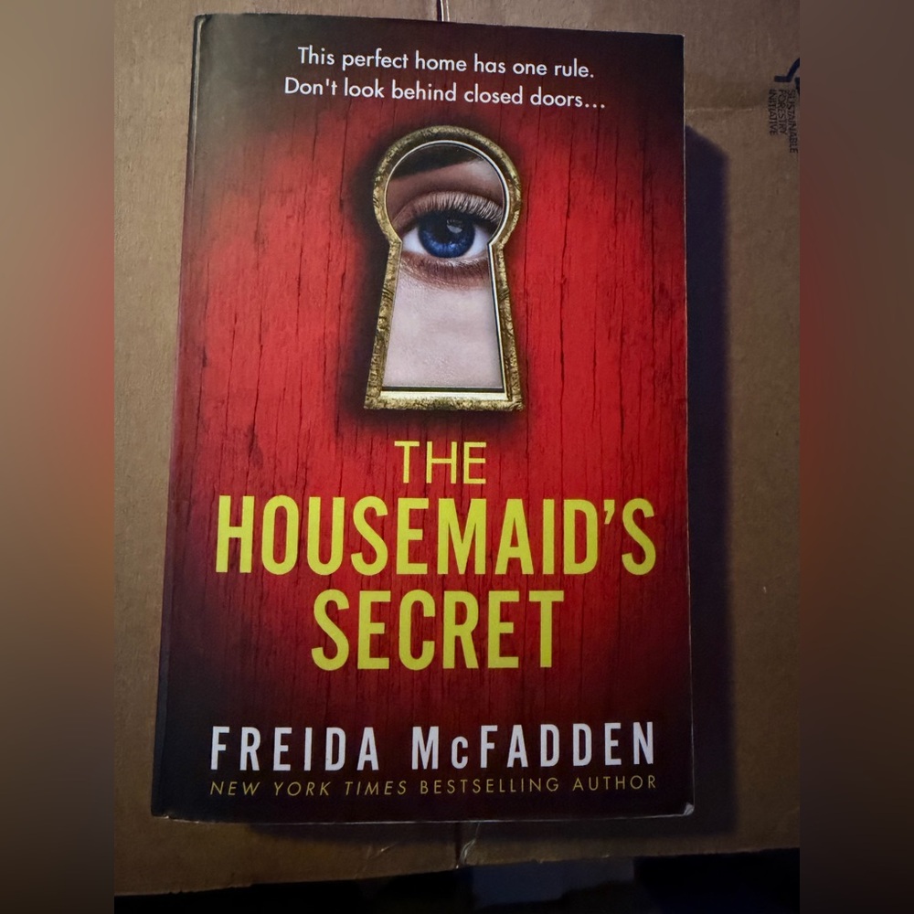 The Housemaid's Secret by - Freida McFadden